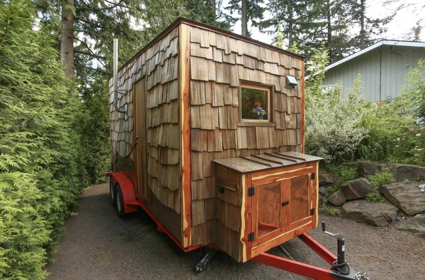 Tiny Yet Stunning: The 210 Sq. Ft. House’s Interior_10