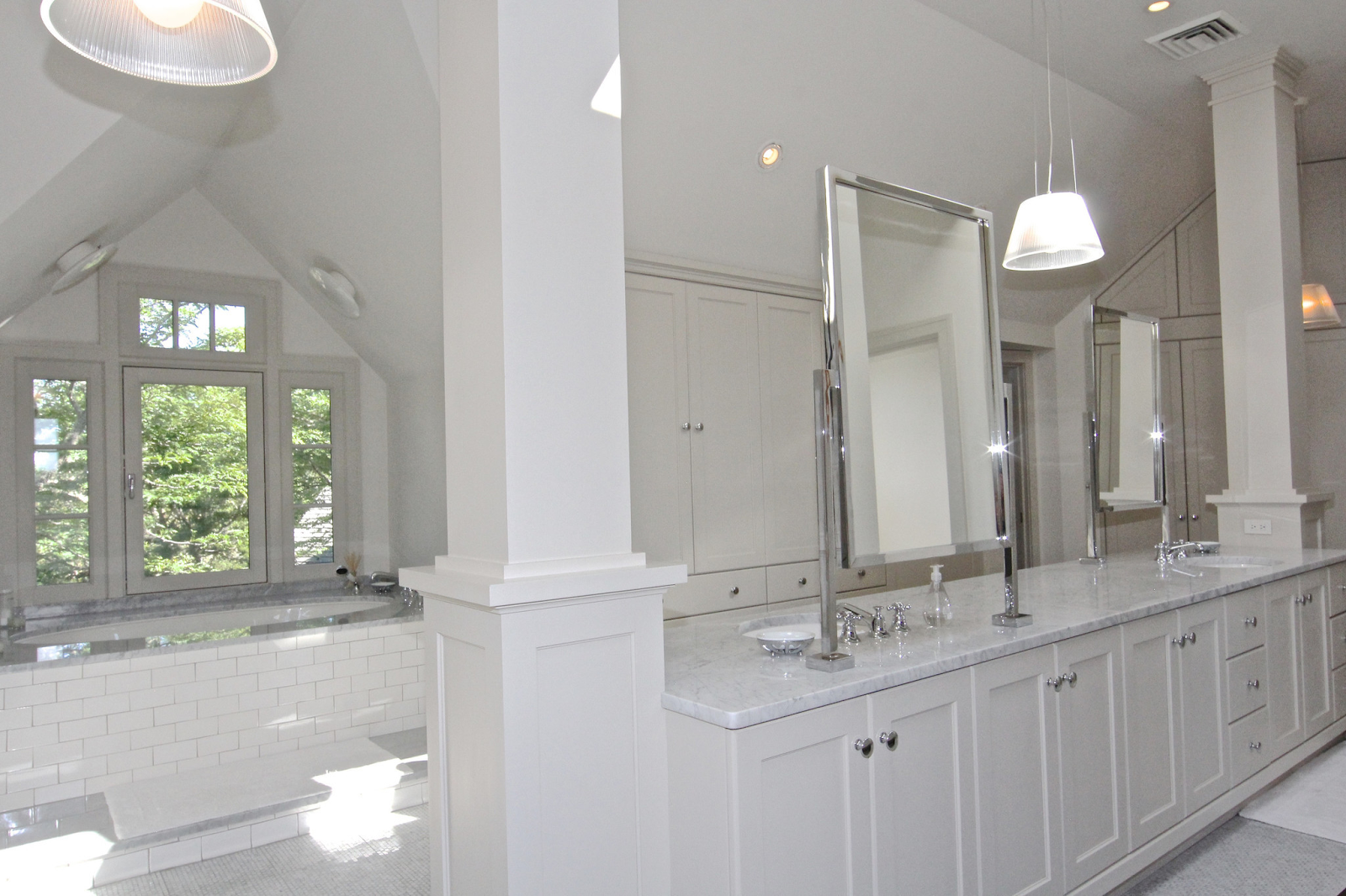Tour Inside The Obamas' Luxurious $12 Million New House_18