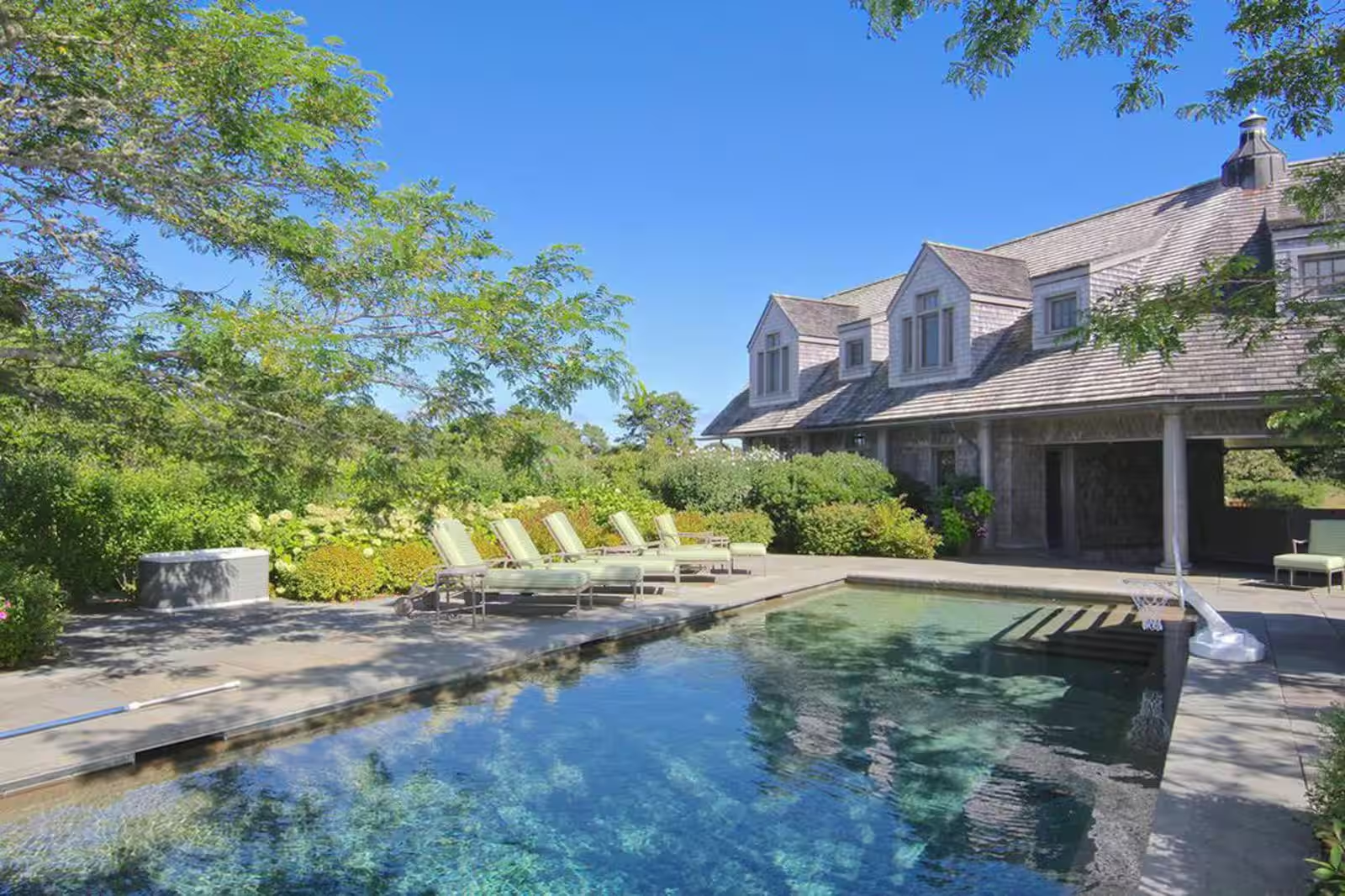 Tour Inside The Obamas' Luxurious $12 Million New House_20