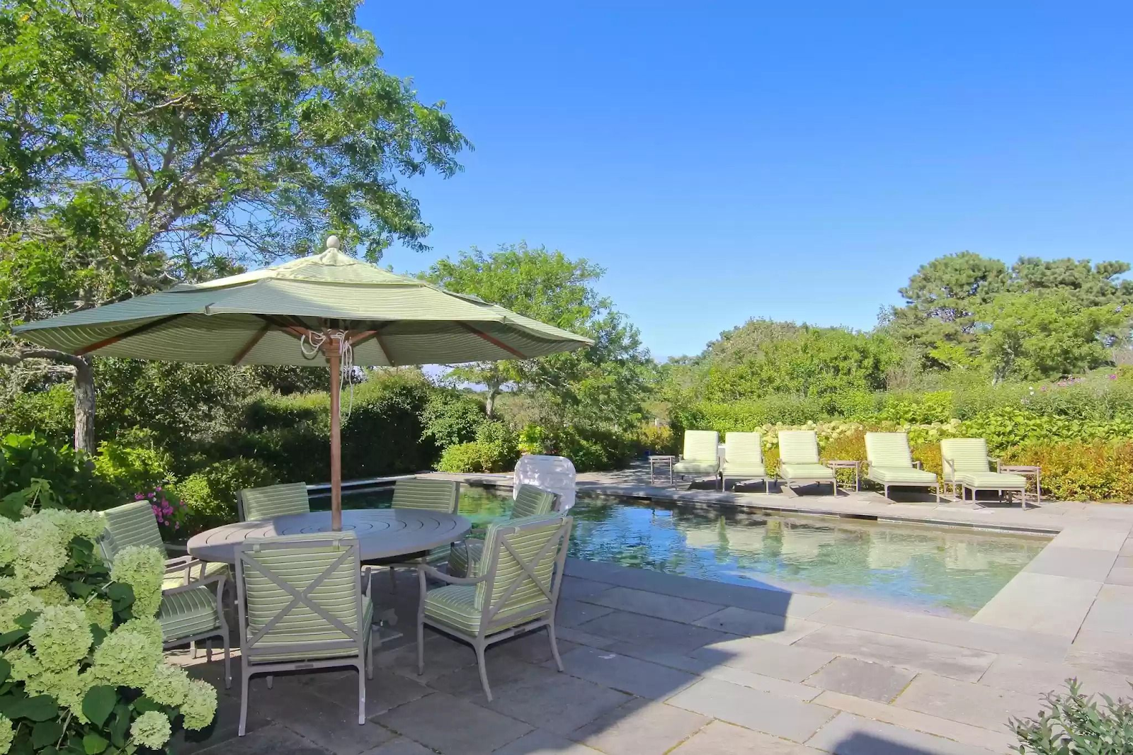 Tour Inside The Obamas' Luxurious $12 Million New House_21