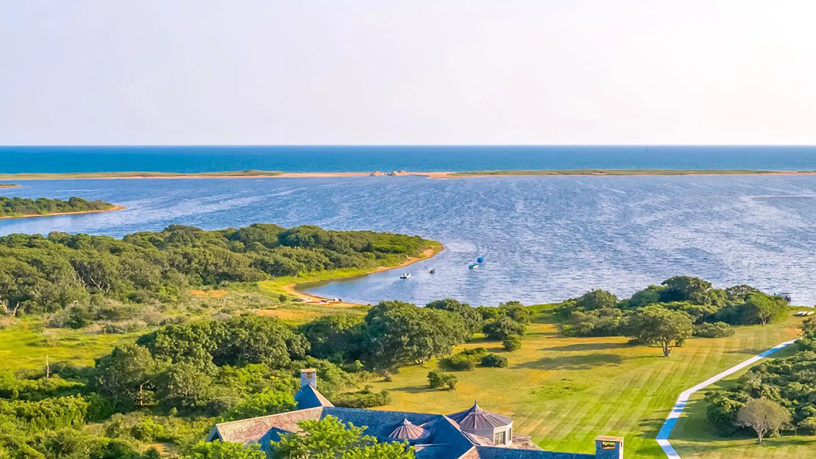 Tour Inside The Obamas' Luxurious $12 Million New House_32