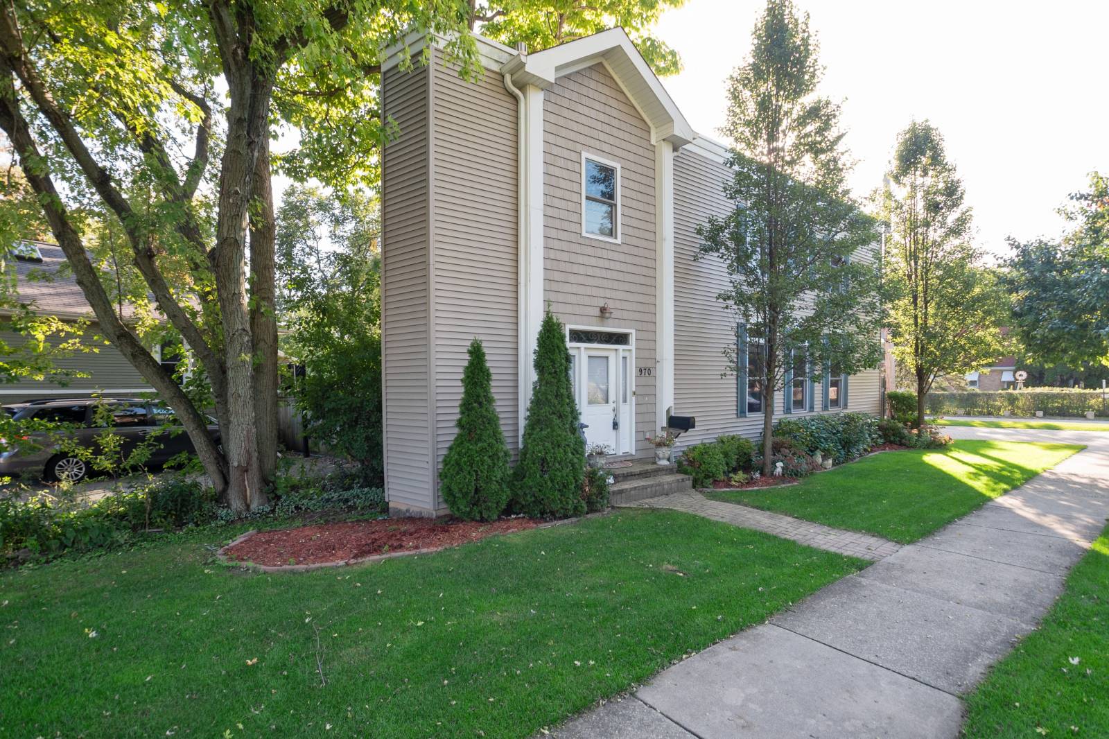Viral TikTok Skinny House In Deerfield, IL Sold For $260K_1