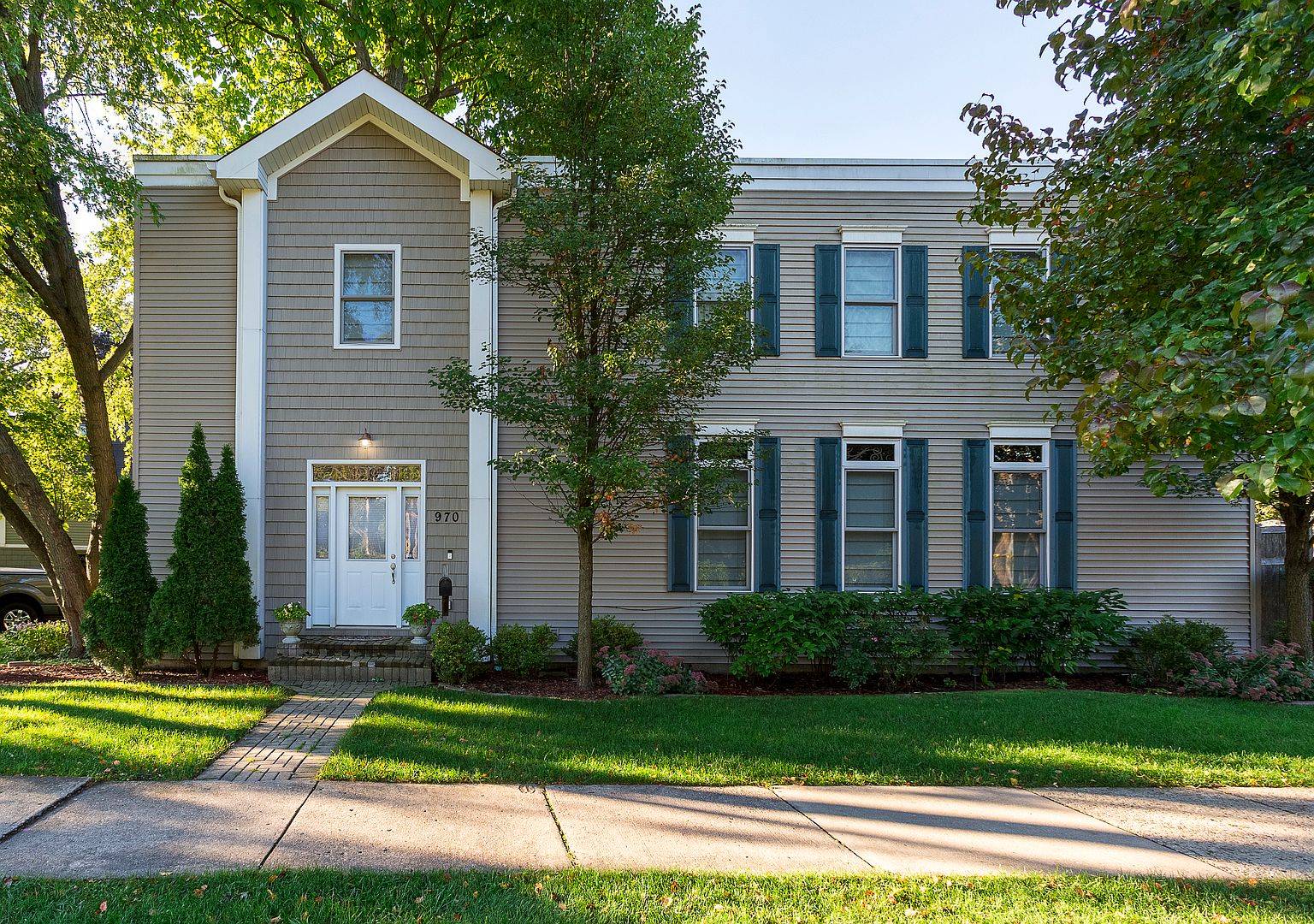 Viral TikTok Skinny House In Deerfield, IL Sold For $260K_2
