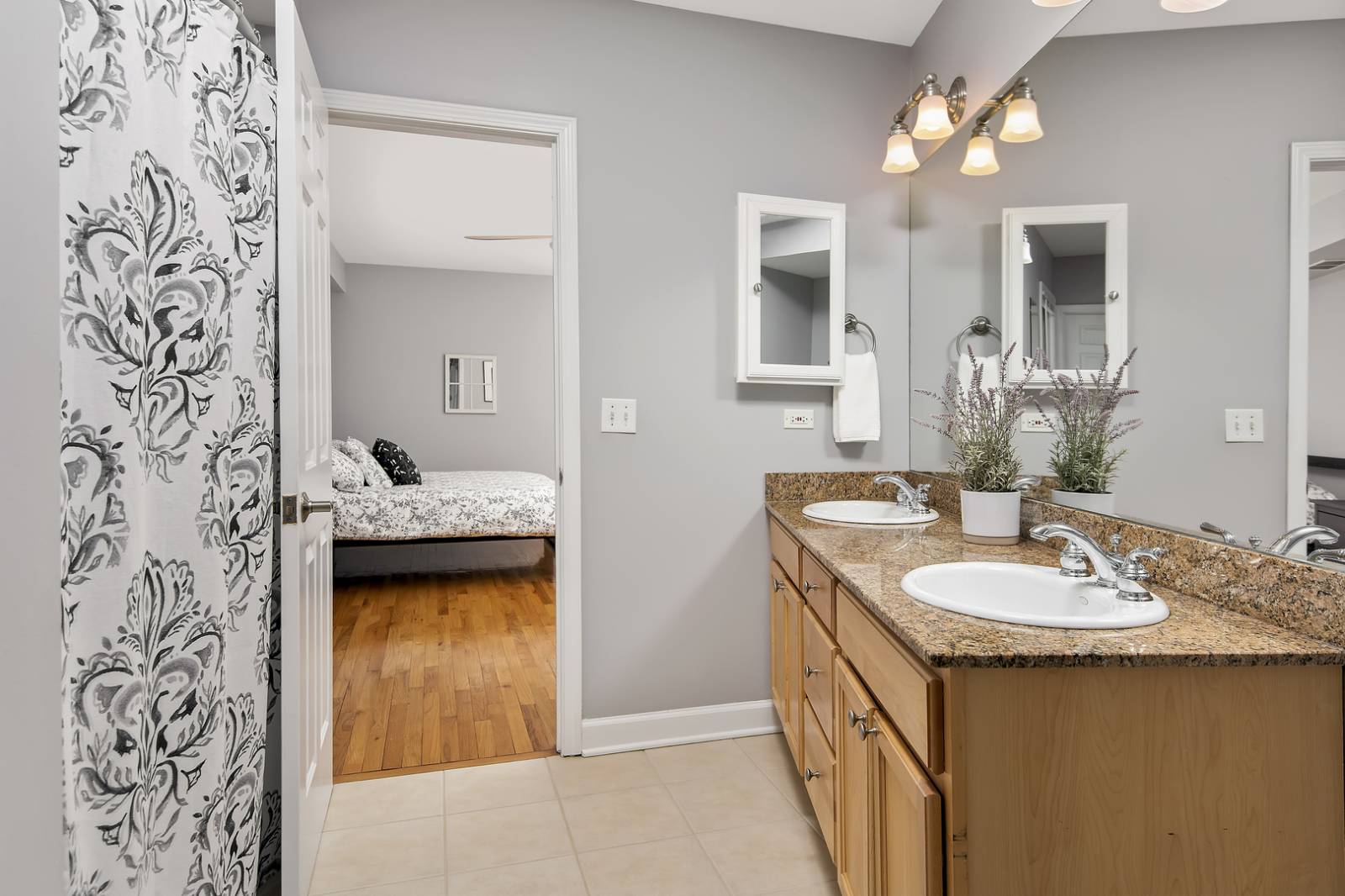 Viral TikTok Skinny House In Deerfield, IL Sold For $260K_6