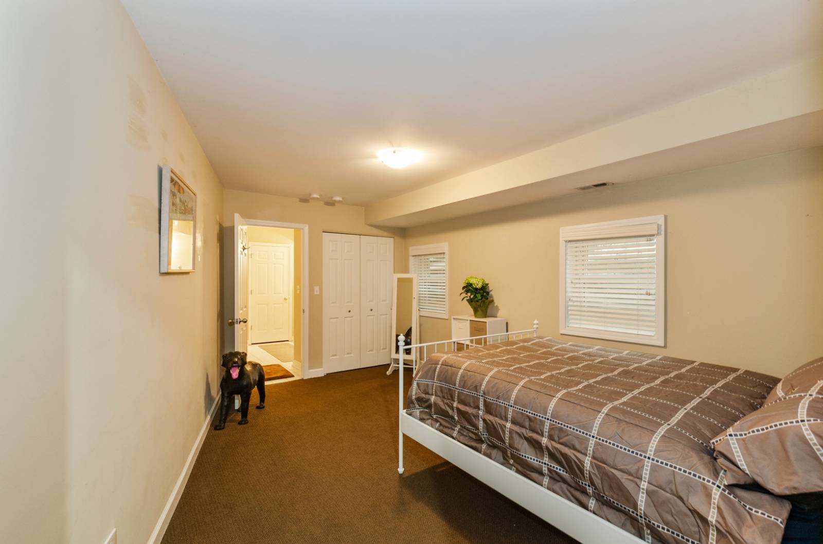 Viral TikTok Skinny House In Deerfield, IL Sold For $260K_9