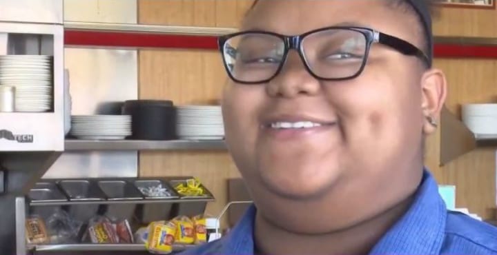 When A Waffle House Waitress Did This, She Didn't Expect A Customer To Record It_21