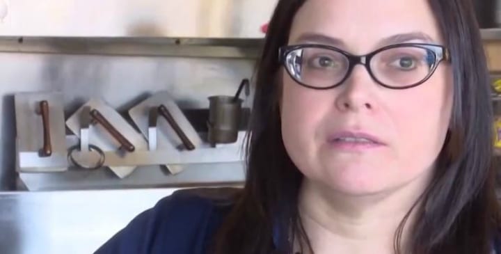 When A Waffle House Waitress Did This, She Didn't Expect A Customer To Record It_8