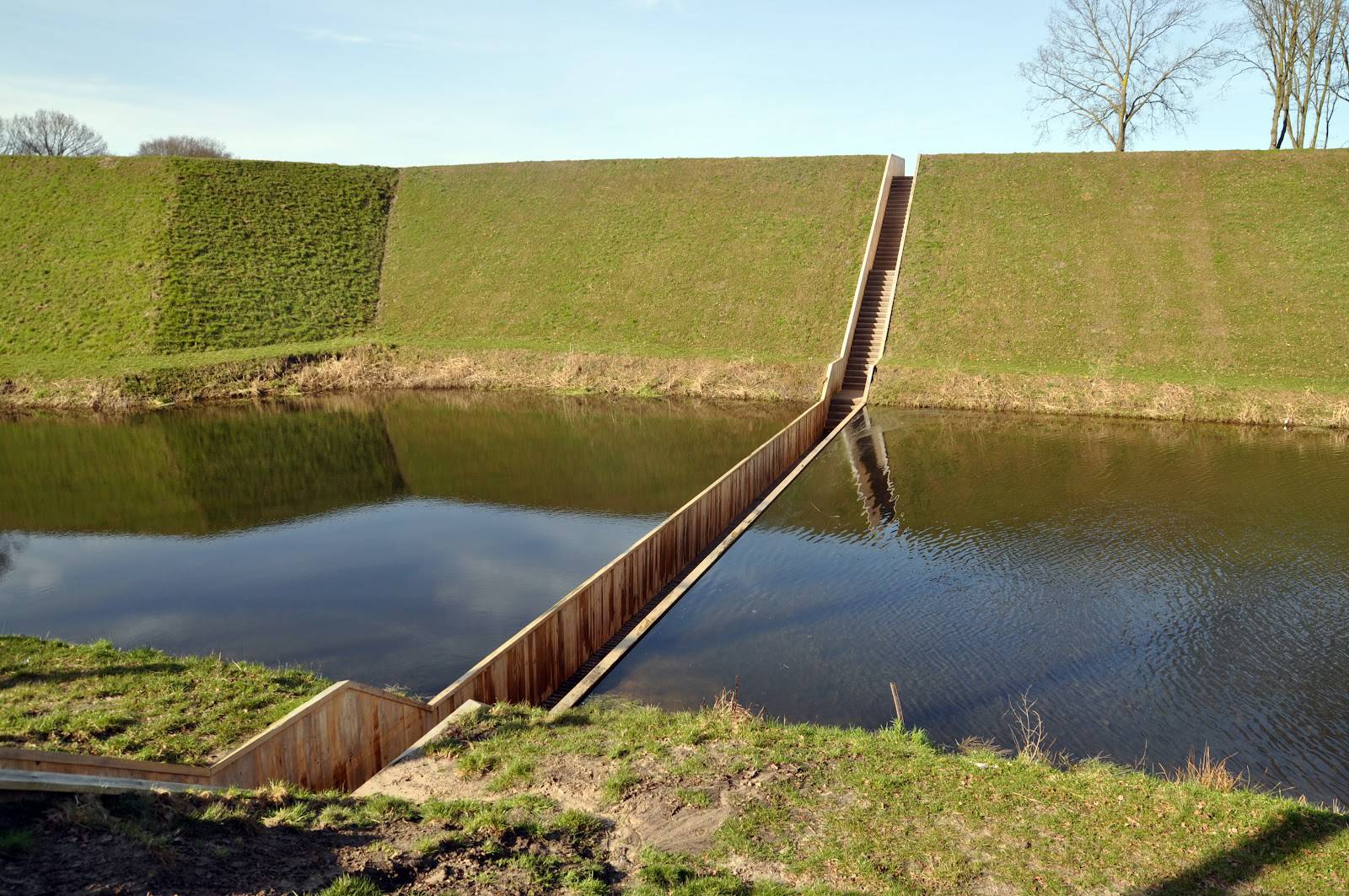 World's 22 Most Dangerous Bridges You Should Avoid Crossing_15