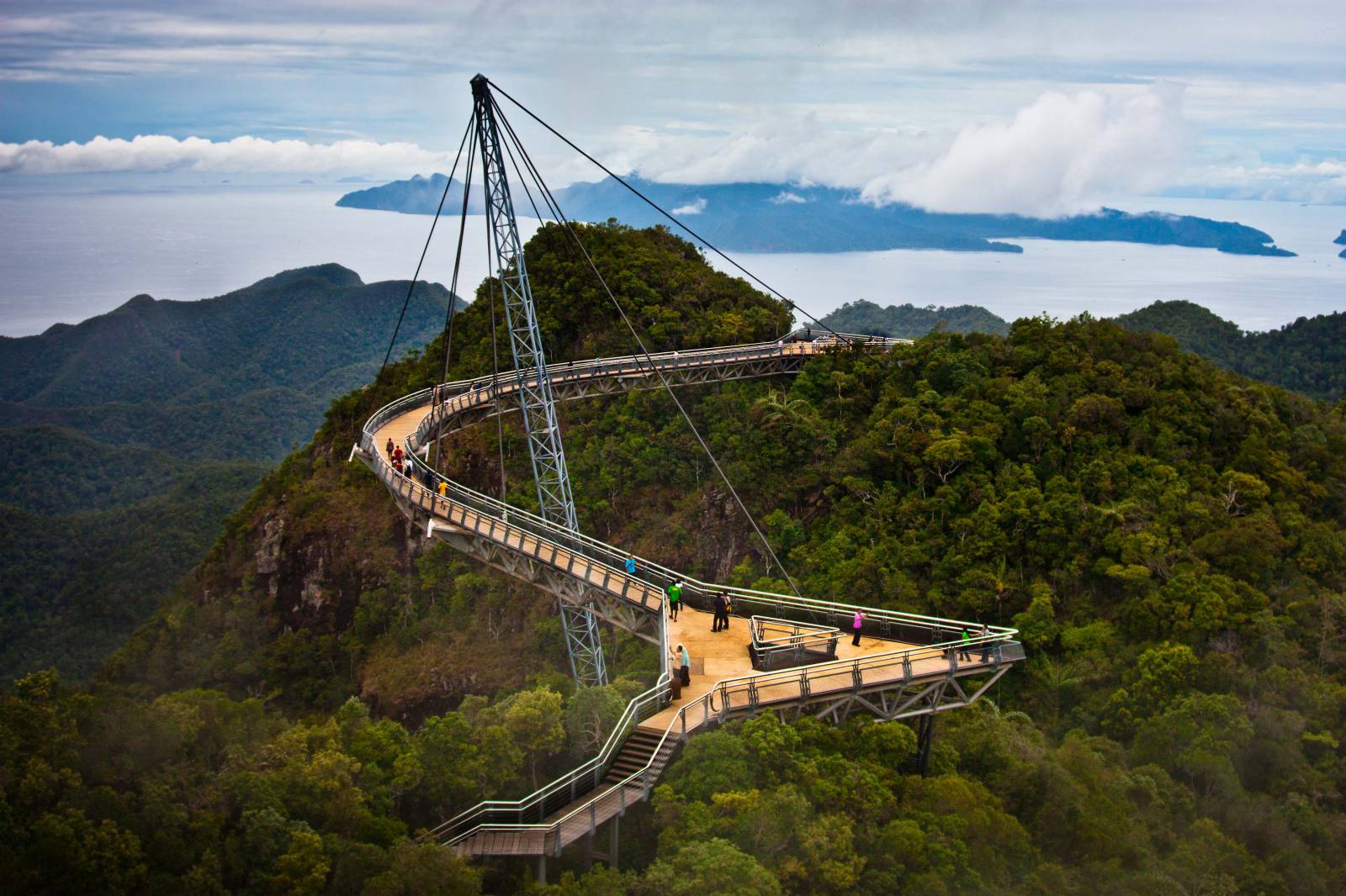 World's 22 Most Dangerous Bridges You Should Avoid Crossing_7