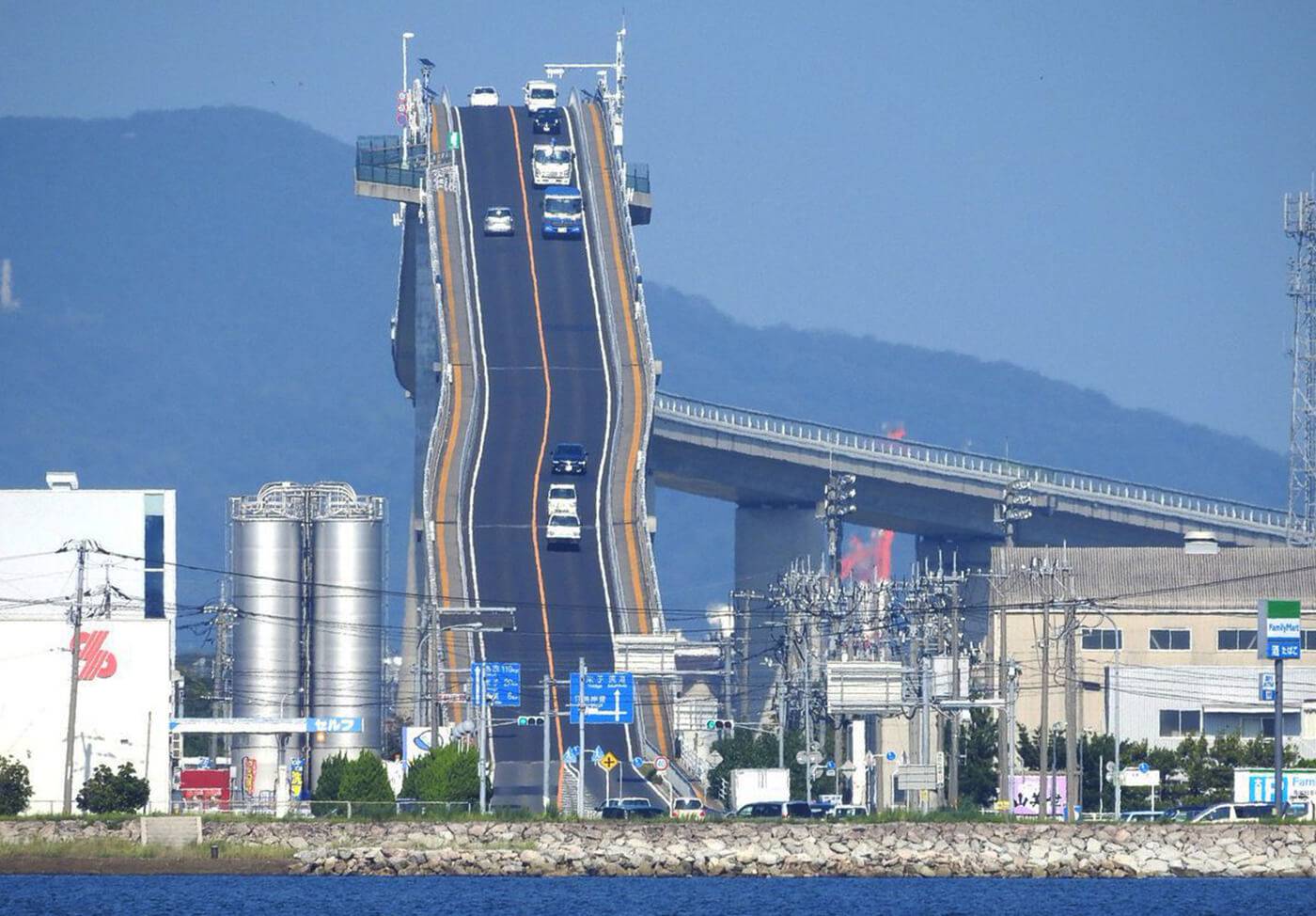 World's 22 Most Dangerous Bridges You Should Avoid Crossing_8